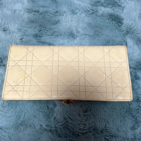 CHRISTIAN DIOR BEIGE PATENT LEATHER CONTINENTAL WALLET - Picture 2 of 15